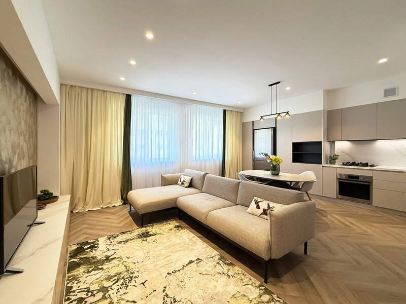 Rin Grand Hotel, 2 camere, 65 mp, renovat, designer, comision 0%.
