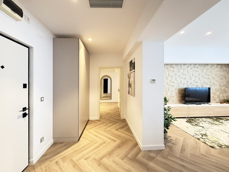 Rin Grand Hotel, 2 camere, 65 mp, renovat, designer, comision 0%.